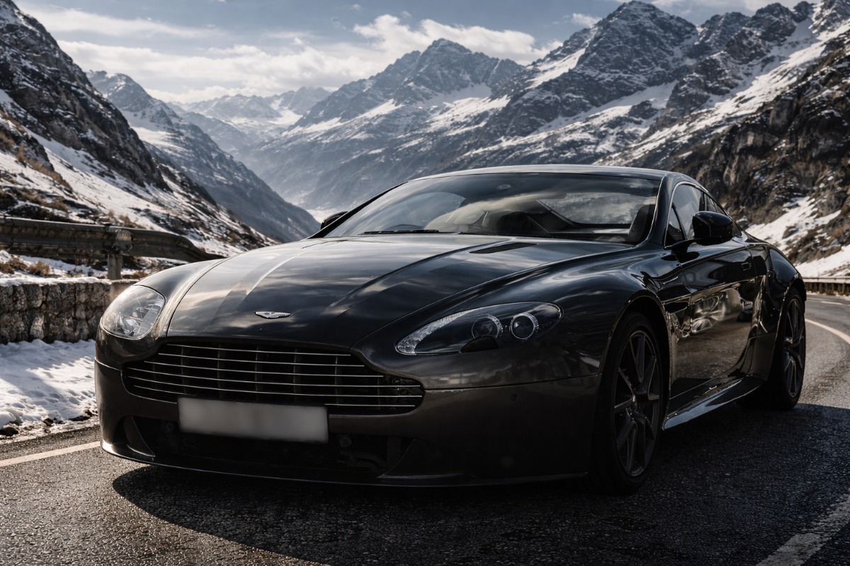 2012 Aston Martin V8 Vantage S Image 2